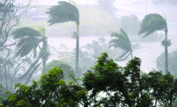 কালবৈশাখীর সঙ্গে রাজধানীতে হঠাৎ শিলাবৃষ্টি
