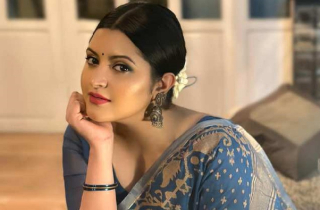 জবাবে পরীমনির ফেসবুক লাইভ